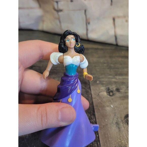 Burger King Hunchback of Notre Dame Esmeralda Disney toy figure - Picture 2 of 5